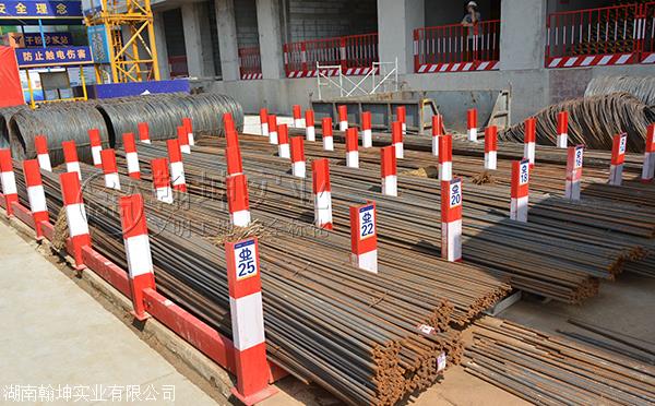 钢筋料场堆放工字钢,施工现场钢筋堆放标准要求